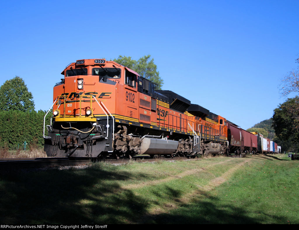 BNSF 9102